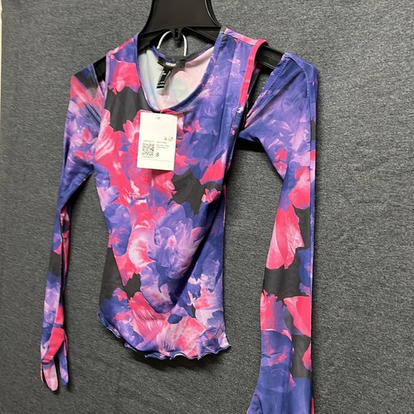 💥3/$15💥NWT - Forever 21 Women's Abstract Mesh Crop Top & Gloves Set - Small - Picture 5 of 10